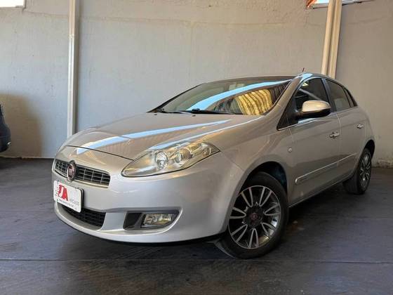 FIAT BRAVO 1.8 ESSENCE 16V FLEX 4P MANUAL FIAT BRAVO 1.8 ESSENCE 16V FLEX 4P MANUAL